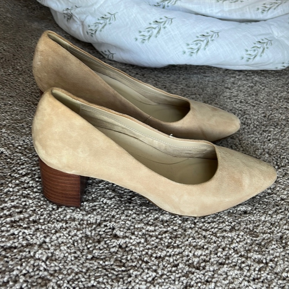 Aerosoles nude heels